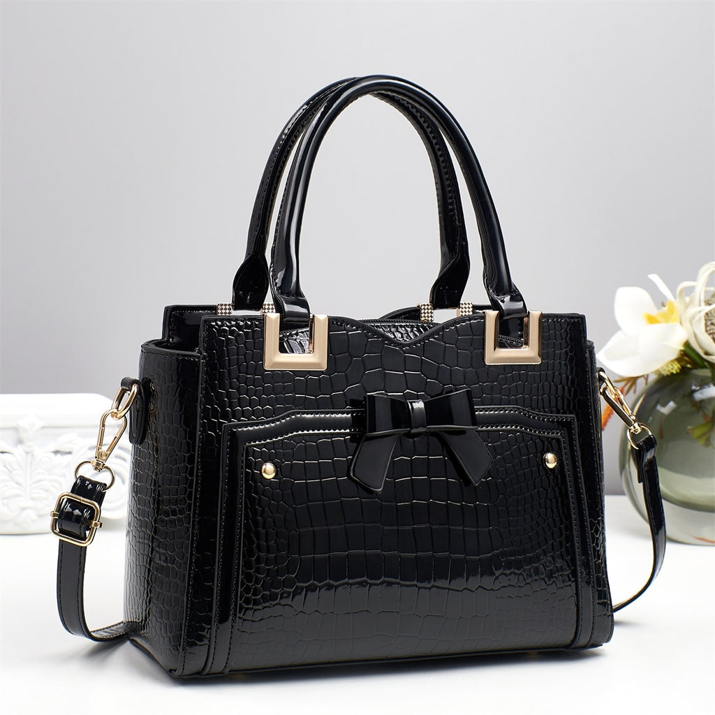 Sleek, Stylish Tote And Clutch Set For Women With A Large Capacity