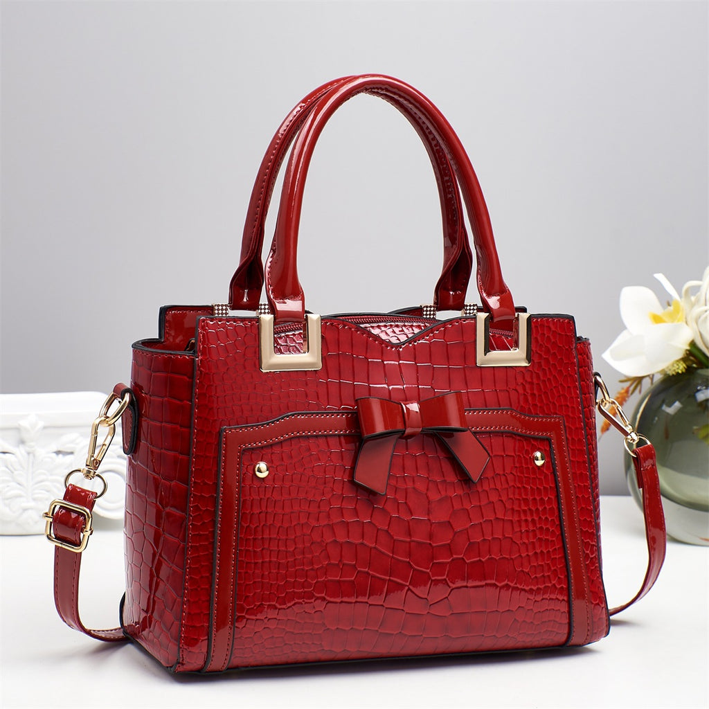 Sleek, Stylish Tote And Clutch Set For Women With A Large Capacity